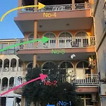 Seaside M And B House * Side