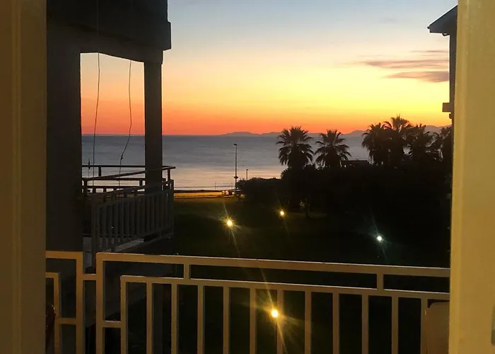 Seaside M And B House *