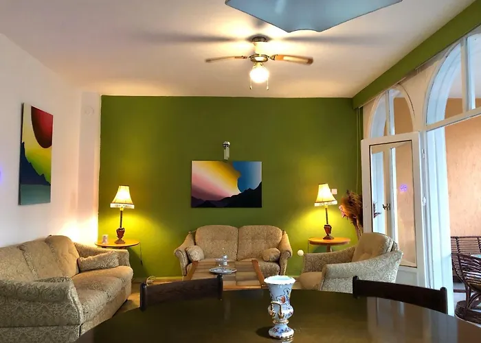 Seaside M And B House * Side