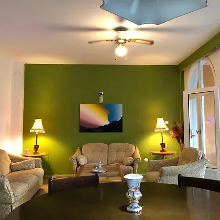 Seaside M And B House * Side