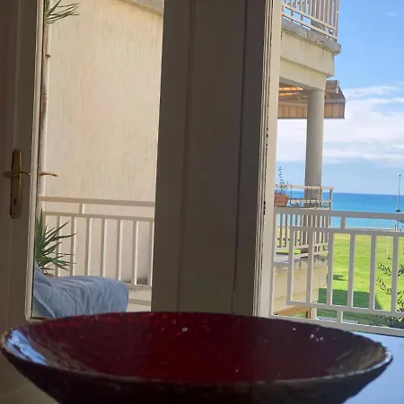 Seaside M And B House * Сиде