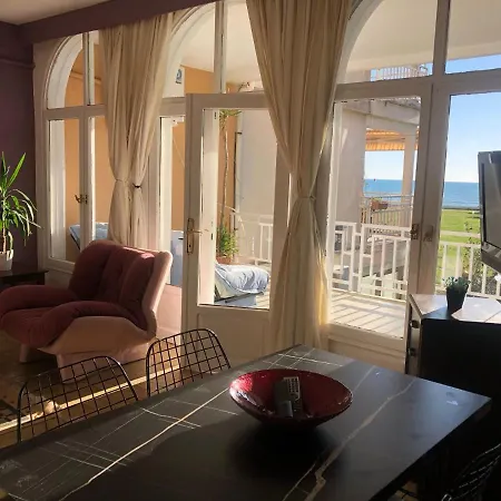 Seaside M And B House Side