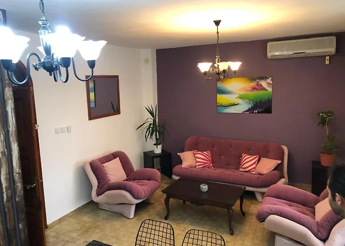 Seaside M And B House シダ