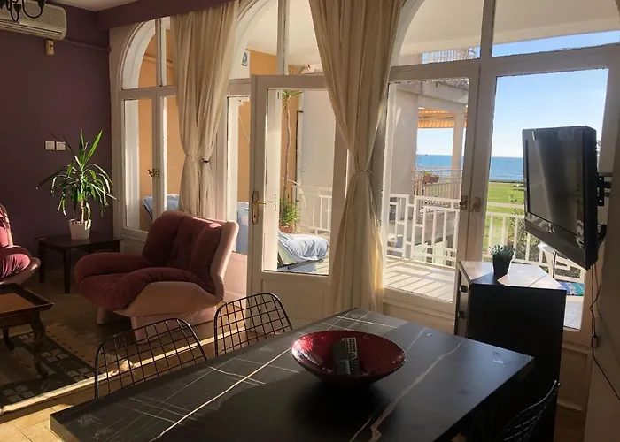 Seaside M And B House Side