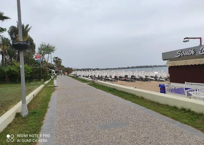 Seaside M And B House アパート