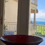 Seaside M And B House * Side