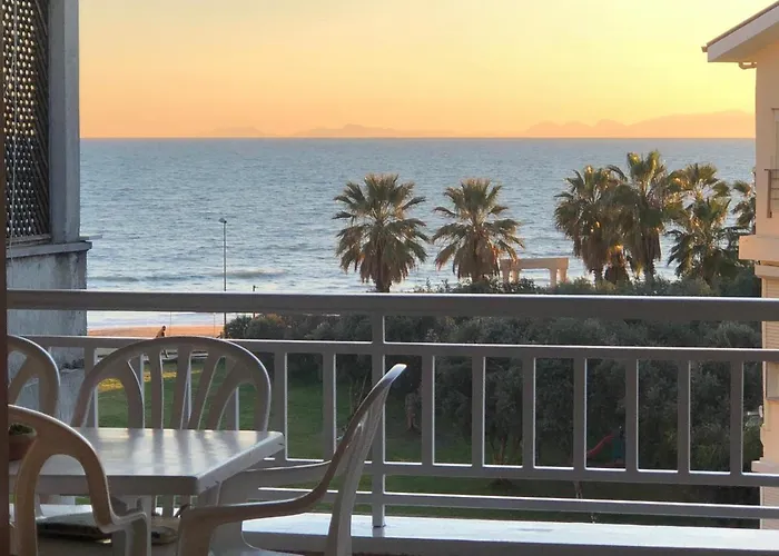 Seaside M And B House * Side